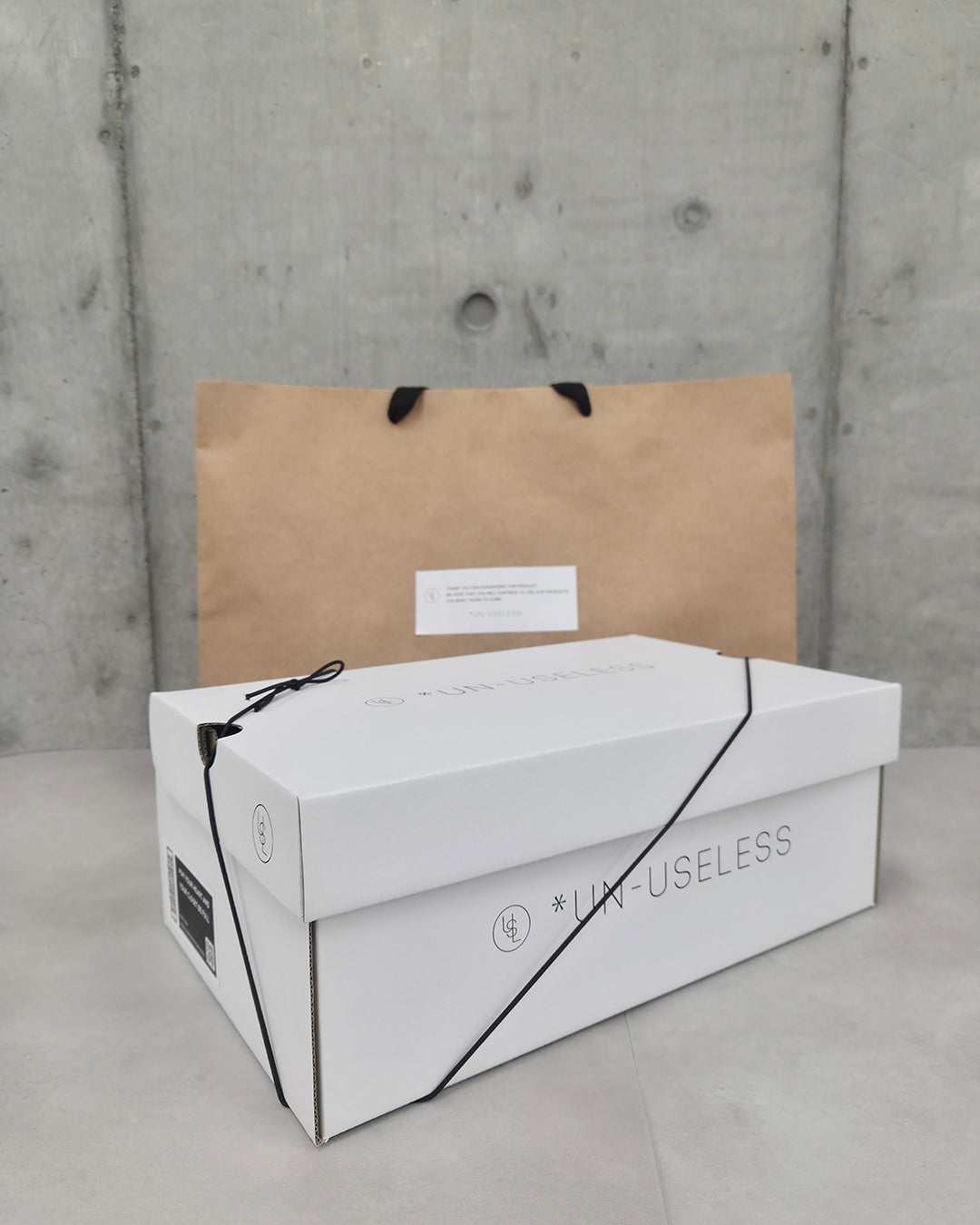 UN-USELESS original gift box